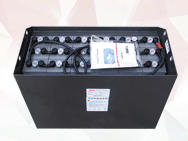 為什么要定期向蓄電池內補充純水？